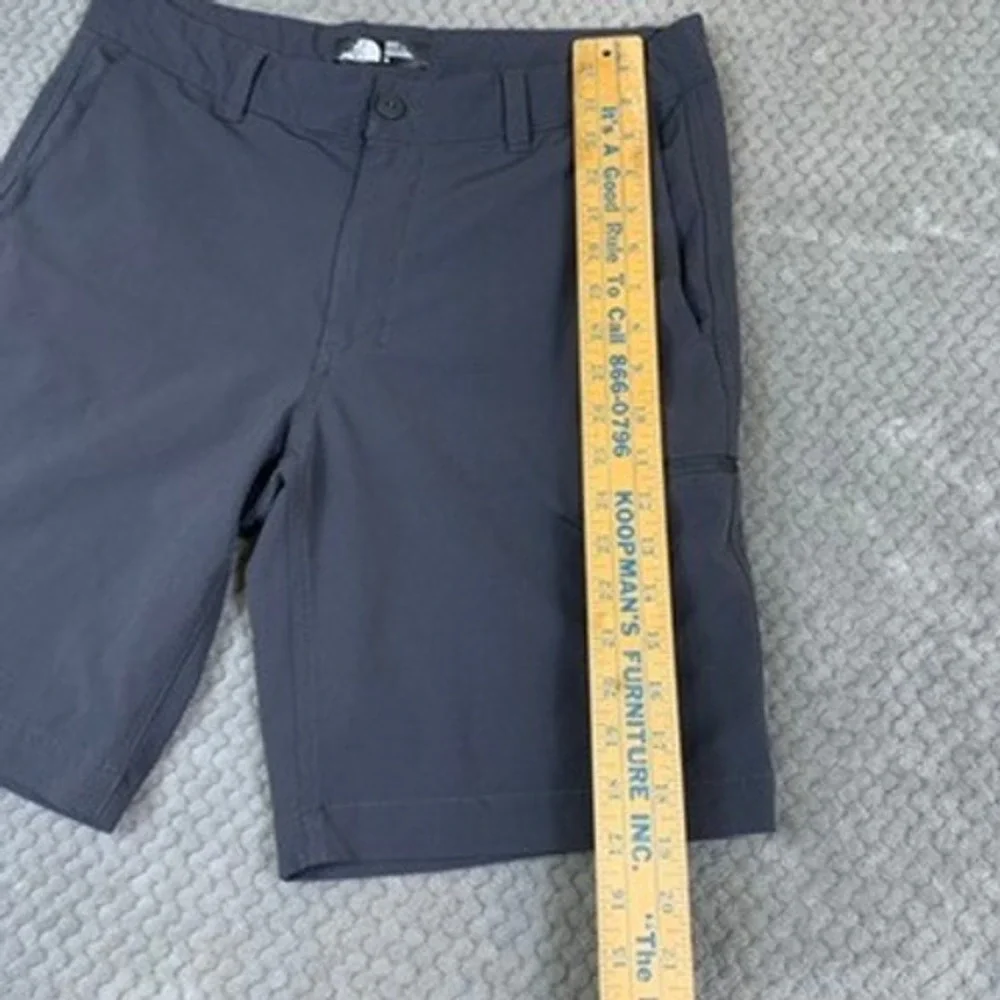 The North Face Mens Aphrodite Motion Shorts Asphalt Grey Size 32 NF00CE6M
